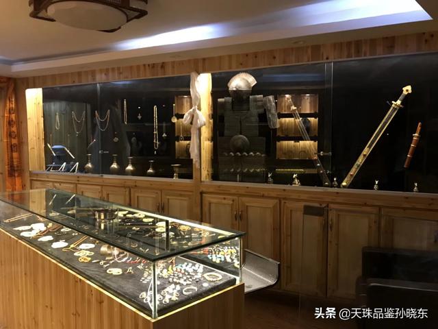 在西藏，经营一家天珠古玩店，是怎样的一种体验？