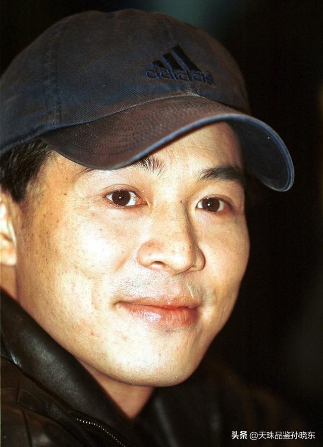李连杰捧火天珠，却浪费了天珠，天珠包浆知识分享（附鉴别手感）