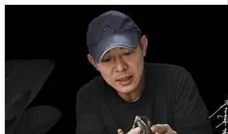 李连杰的天眼佛珠，价值上亿，网友：一辈子也赚不到那么多钱