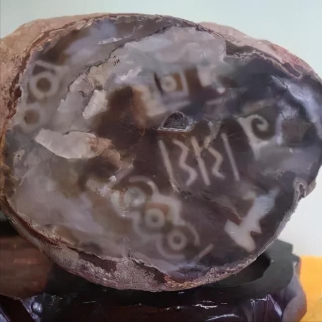 中华奇石丨西藏——天珠：解析