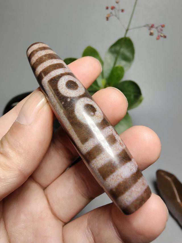 朱砂点非常漂亮的天珠